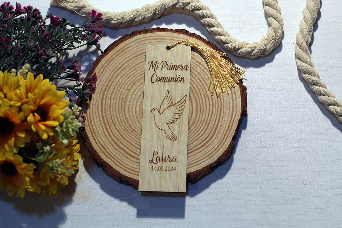Marcapáginas de Comunión de Madera «Paloma de la Paz» - Imagen 2