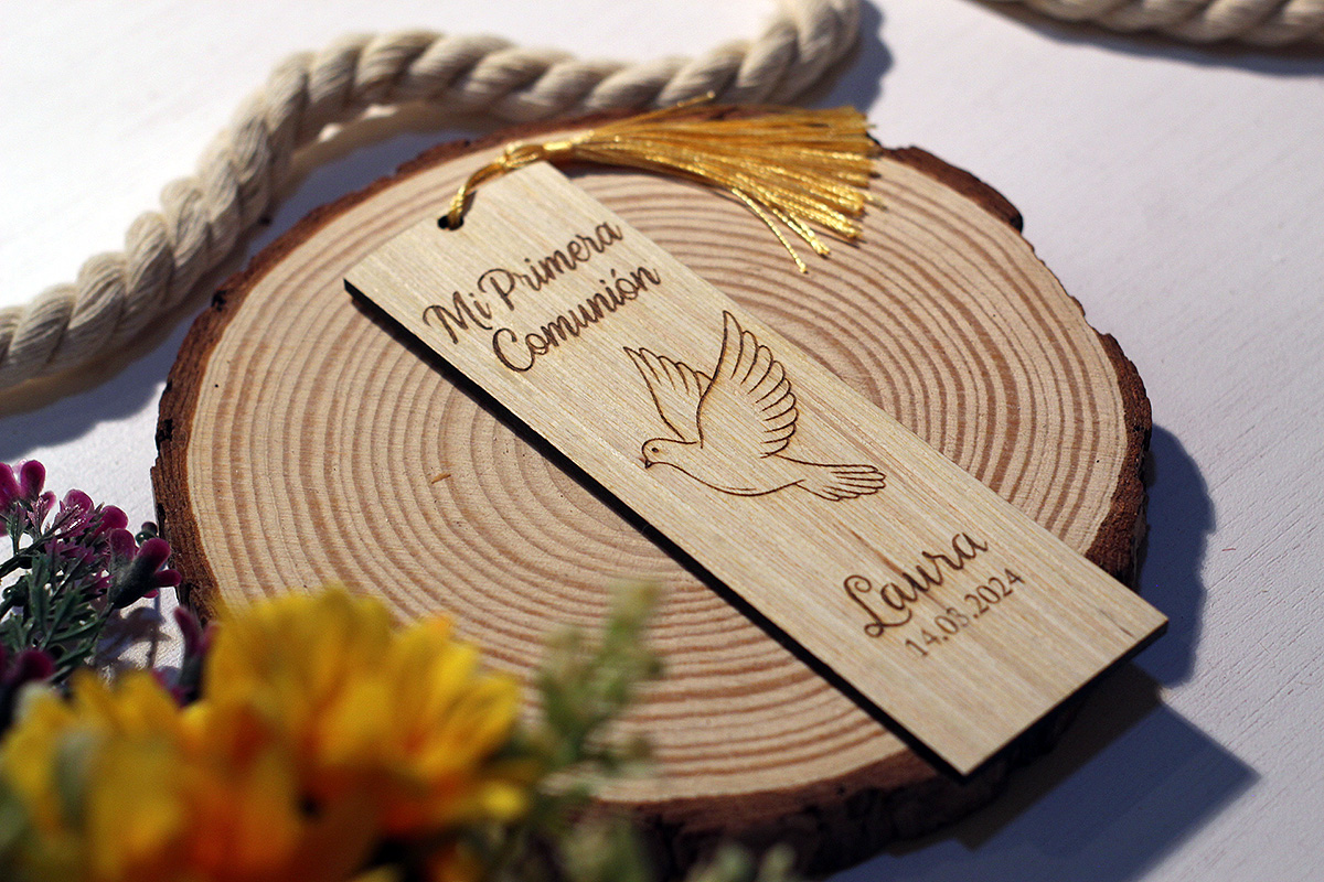 Marcapáginas de Comunión de Madera «Paloma de la Paz»
