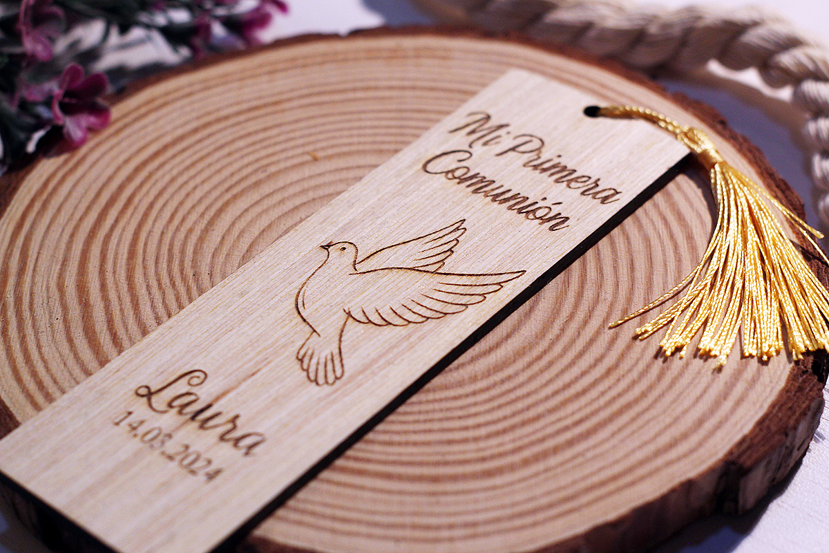 Marcapáginas de Comunión de Madera «Paloma de la Paz» - Imagen 3