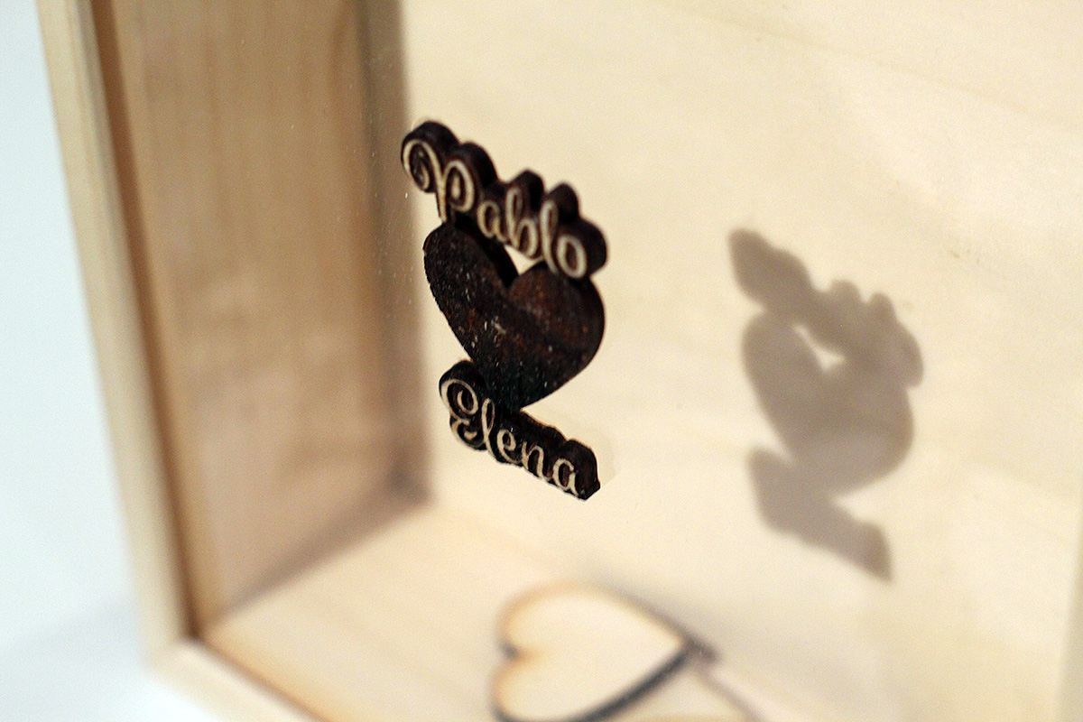 Hucha Marco de Firmas para Boda «Lluvia de Corazones» - Imagen 3