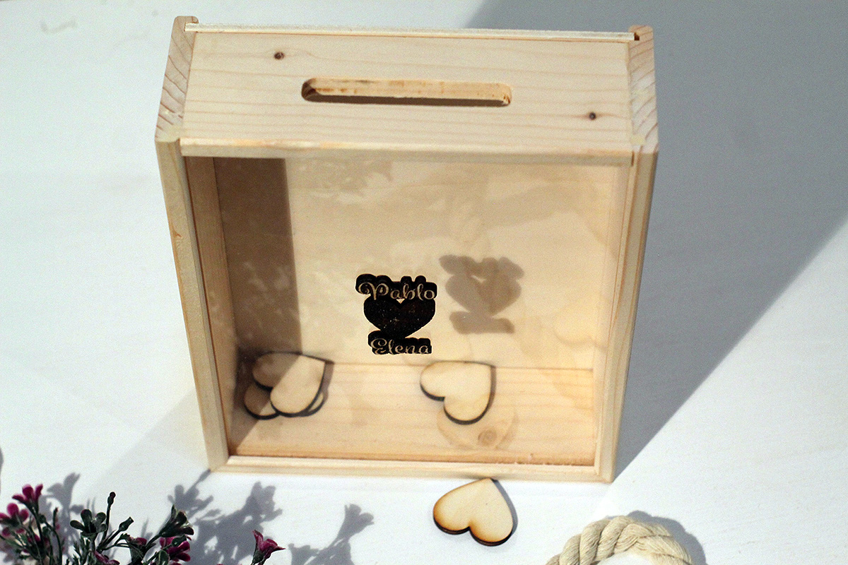 Hucha Marco de Firmas para Boda «Lluvia de Corazones»